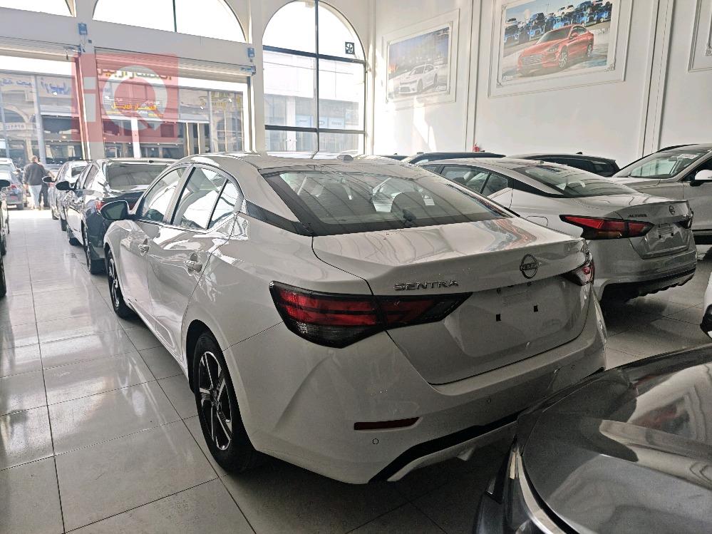 نیسان سێنترا